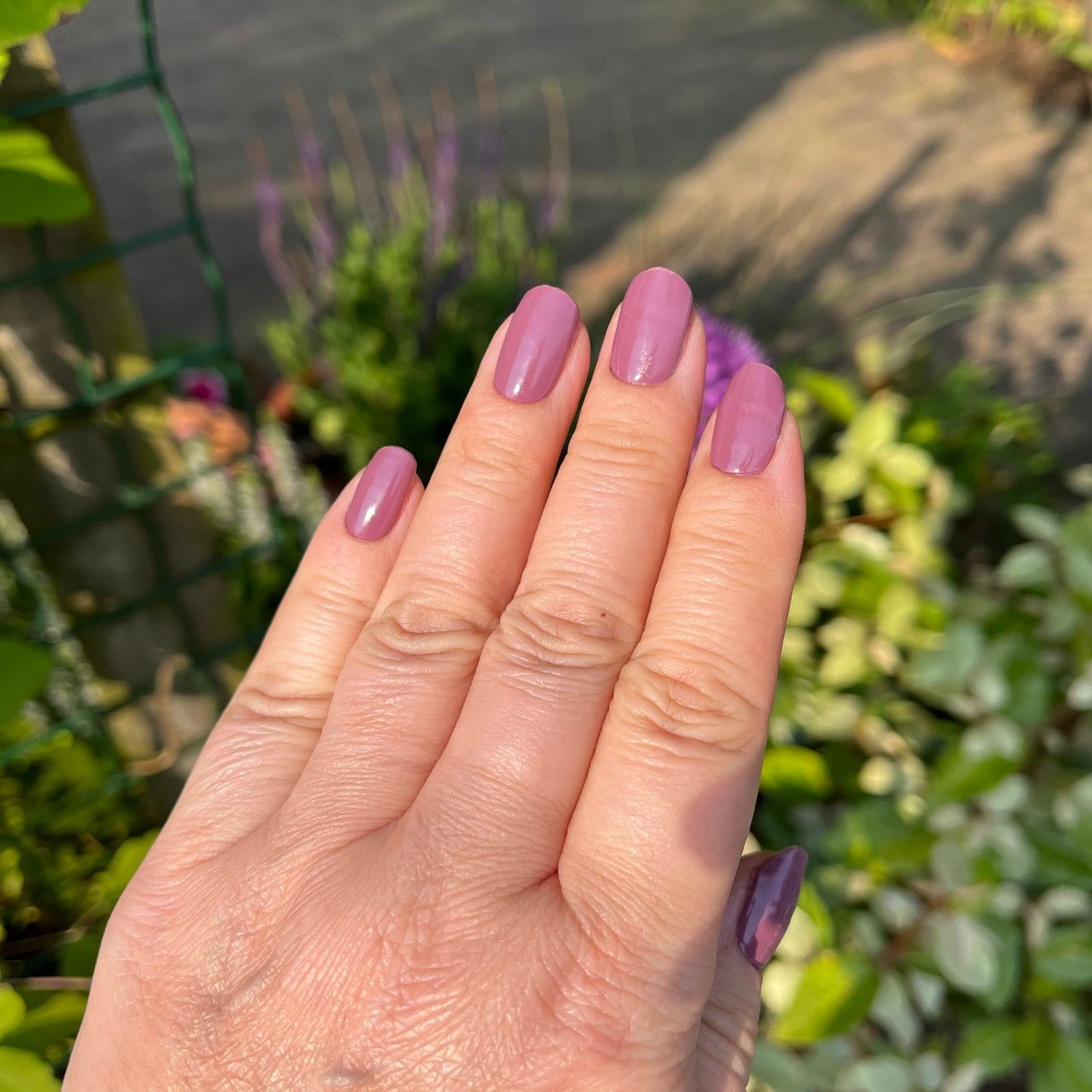 Mystical-Mauve-Gel-YellowSnails3